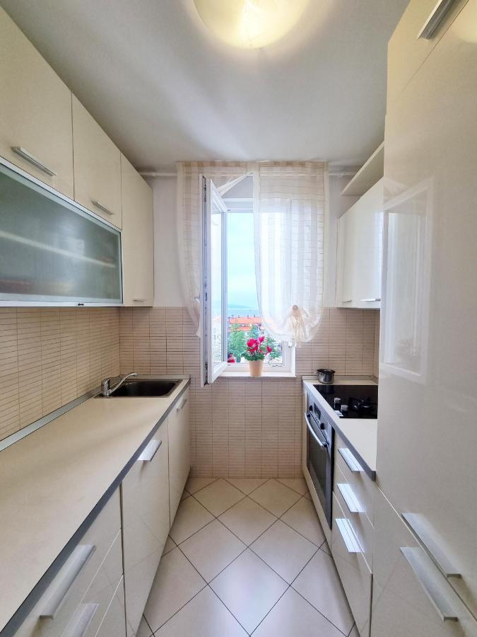 Apartment Rijeka With Sea View Esterno foto